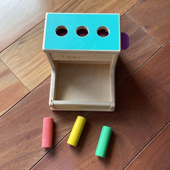 Lovevery Wooden Peg Drop Puzzle Toy - Picture 5 of 9